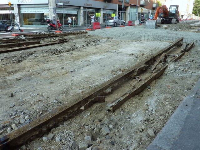 Bineri della linea 13 rimossi in via Murri (BO) - 2012