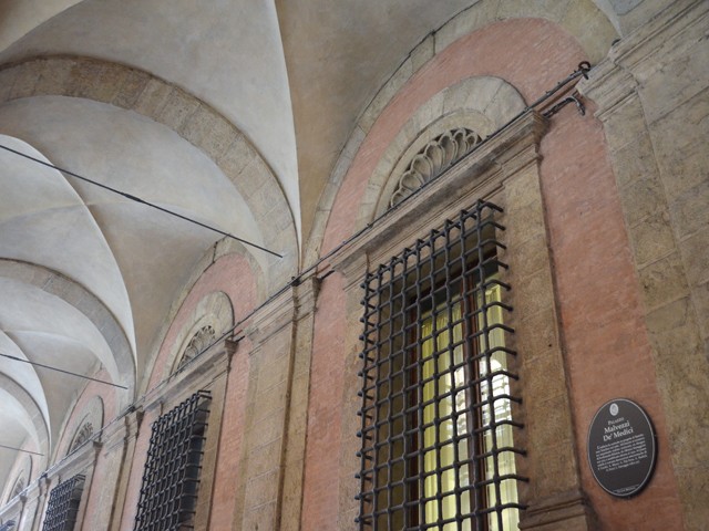 Palazzo Malvezzi De' Medici - portico - particolare