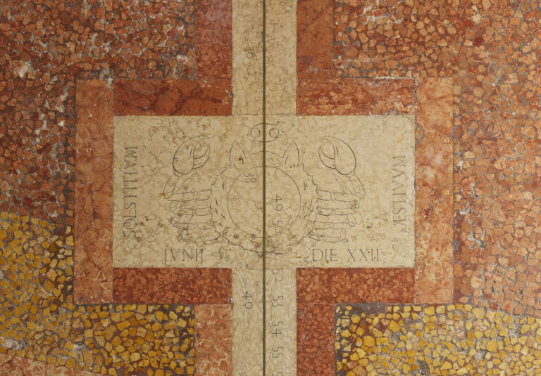copertina di Visita guidata e osservazione del passaggio del Sole sulla Meridiana di San Petronio