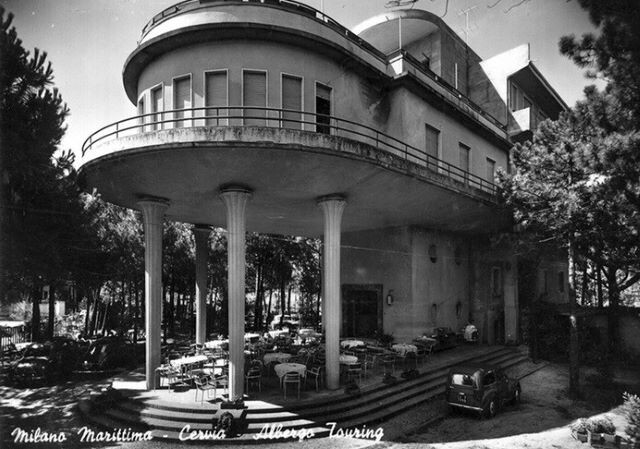 Villa Perelli trasformata in Albergo Touring