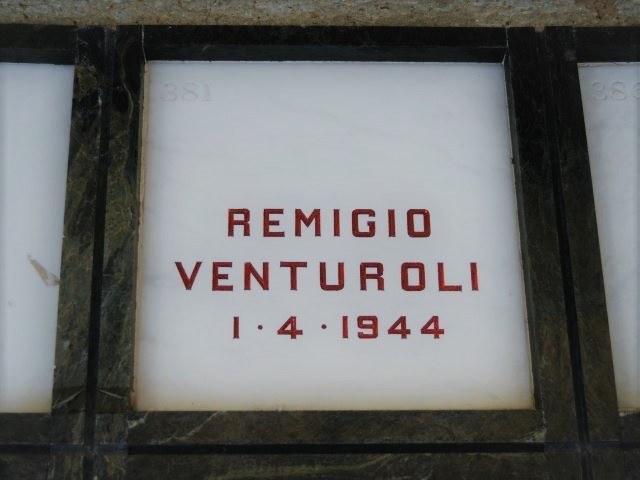 Tomba di Remigio Venturoli nel sacrario dei partigiani - Cimitero della Certosa (BO)