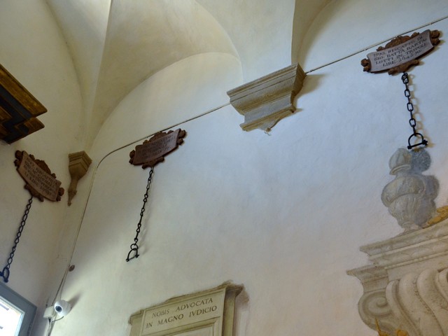 Catene degli schiavi liberati dai Turchi - un tempo nell'Oratorio di S.M. della Neve, ora in S. Girolamo della Certosa